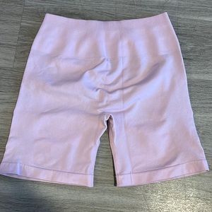 Aurola intensify workout shorts. Color: Sweet Pink